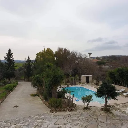 Tulipe Villas 别墅 Polemi