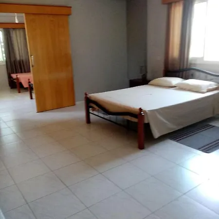 Tulipe Villas Πολέμι